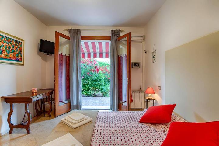 Ferienwohnung für 2 Personen, mit Terrasse und Garten in Punta Sabbioni - 4