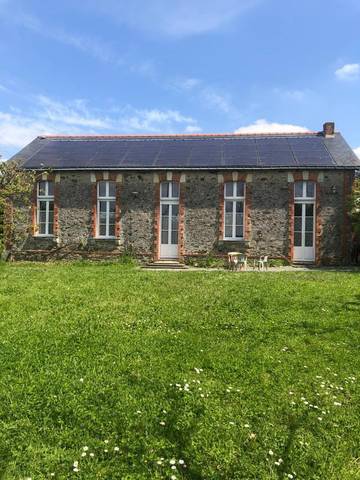 Gîte pour 8 personnes, avec jardin à Chanzeaux
