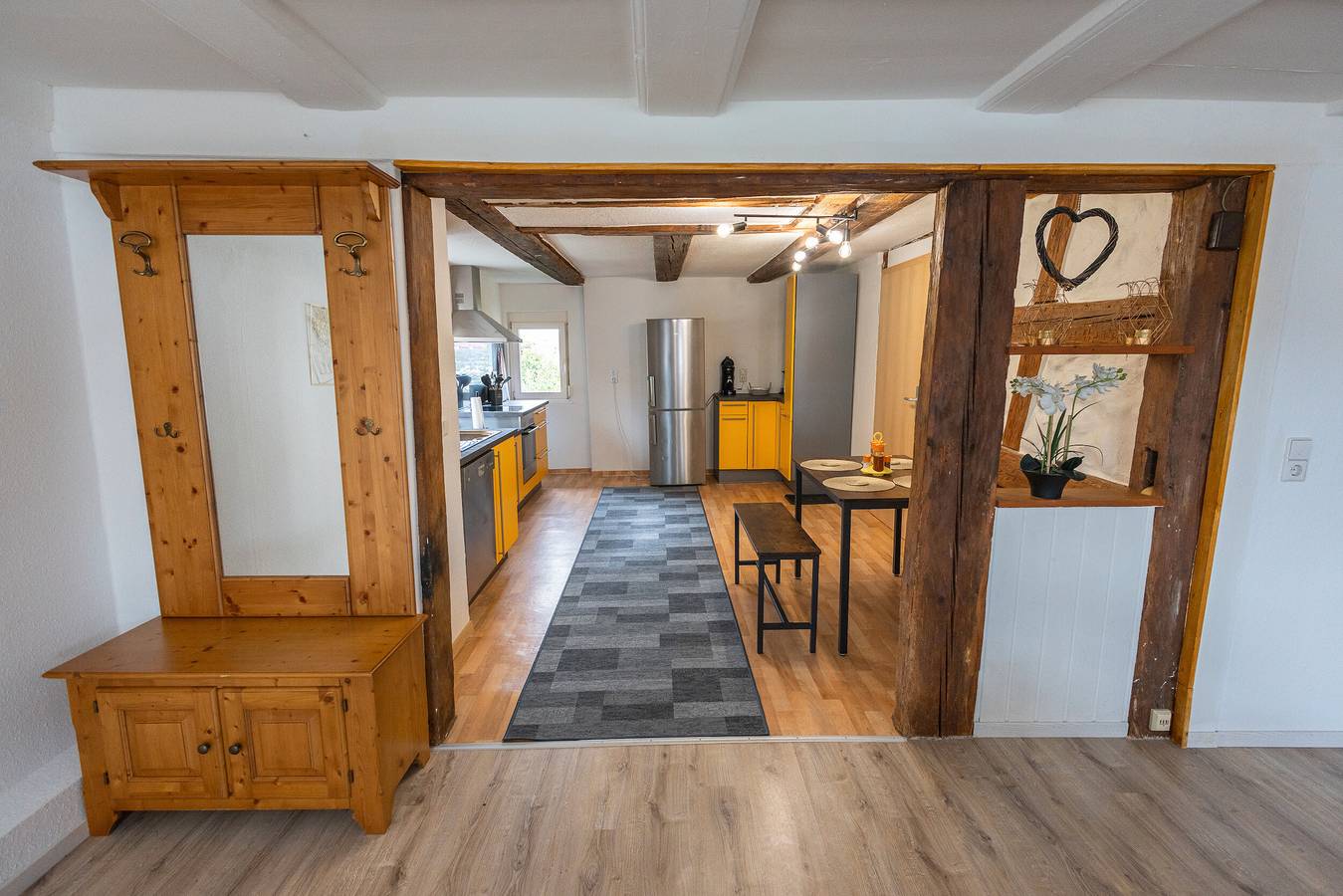 Ganze Wohnung, Apartment 'Alexandra' mit gemeinsamer Terrasse, Gemeinschaftsgarten und Wlan in Aldingen, Landkreis Tuttlingen