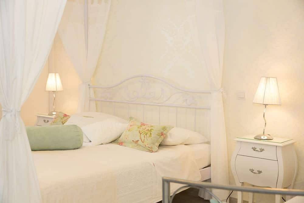 Elegant villa La Perla ,private heated pool,short walking distance to sea&center in Cavtat, Cavtat (Dalmatia)