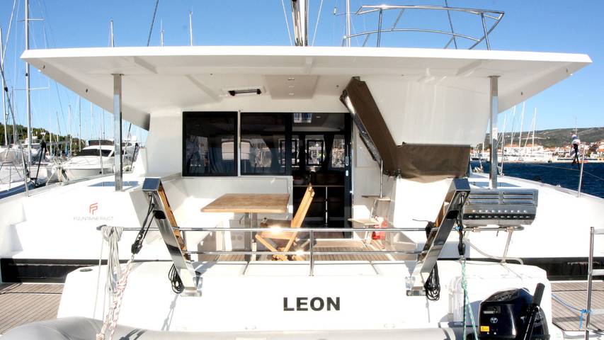 Boat for 6 people in England