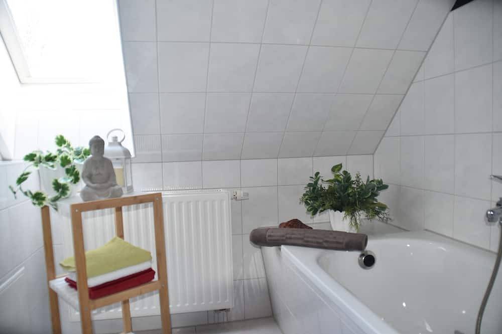 Ganze Wohnung, Ferienwohnung „Fritz“ in der Villa Hünlich mit Rondell-Blick in die Oberlausitz in Wilthen, Oberlausitz-Niederschlesien