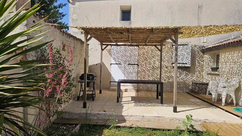 Location de vacances pour 9 personnes, avec piscine ainsi que jardin et vue à Bernay-Saint-Martin - 4