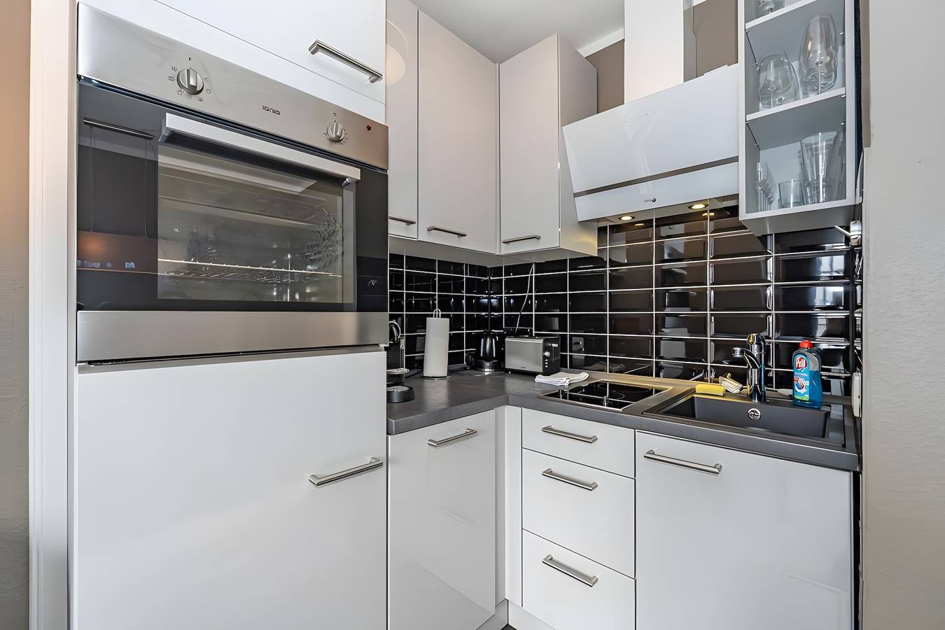 Ganze Wohnung, Ferienwohnung 'Tolle Wohnung Mit Sonnenbalkon' mit Gemeinschaftsgarten, Balkon und Wi-Fi in Wenningstedt, Sylt