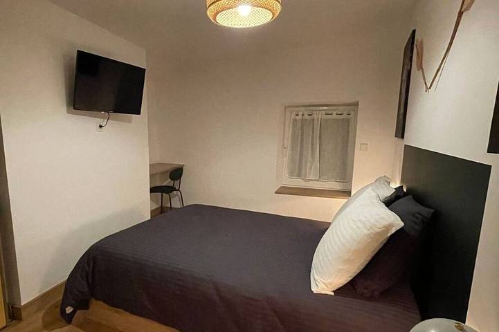 Parifou Air-conditioned cosy house with play area for families in Riom, Regionaler Naturpark Volcans d'Auvergne
