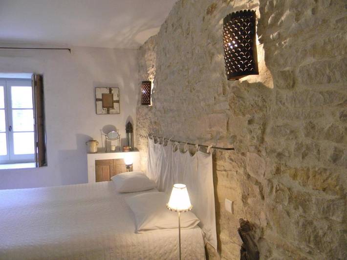 Location de vacances pour 2 personnes, avec vue ainsi que jardin et terrasse à Baume-les-Messieurs - 2