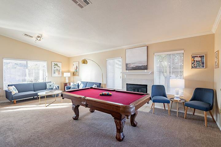 Vacation rental for 8 people, with yard in North Las Vegas