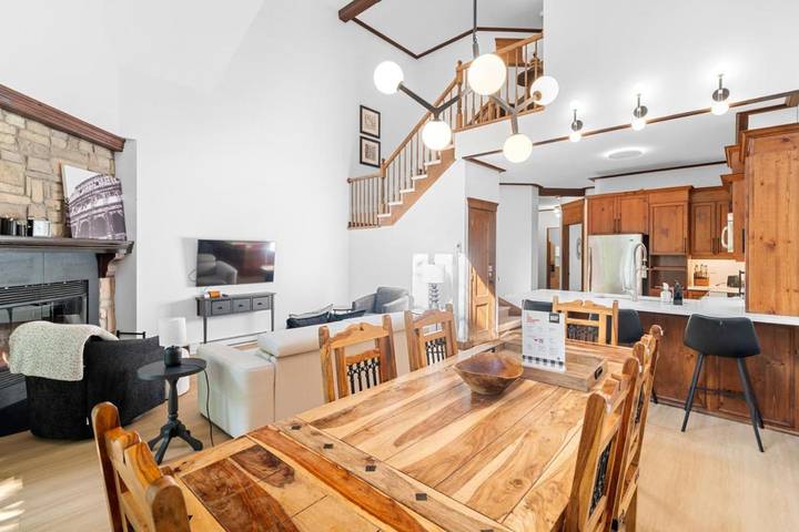 Casa de vacaciones para 9 personas, con terraza además de jacuzzi y piscina - 1