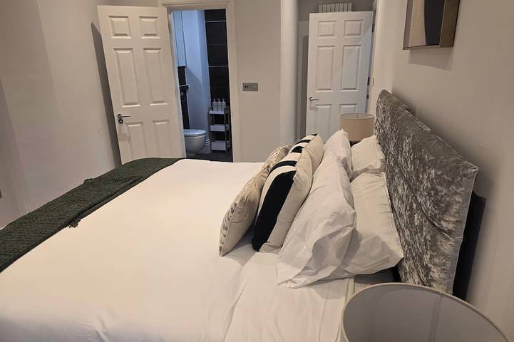 Apartment for 6 people in Bedford