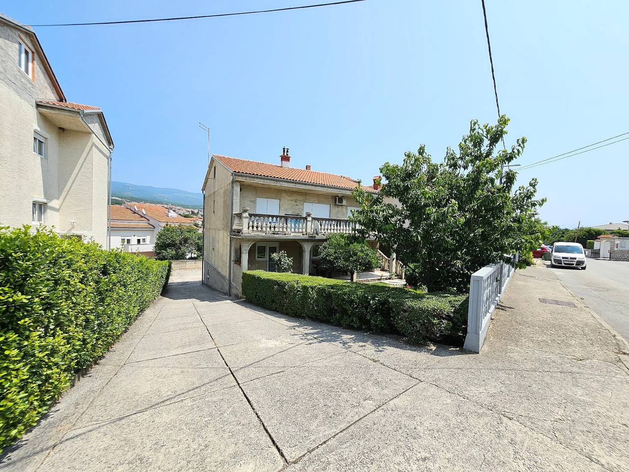 Ganze Ferienwohnung, Tolle Ferienwohnung in Novi Vinodolski mit Grill, Garten und Terrasse und Meerblick in Novi Vinodolski, Primorje-Gorski Kotar