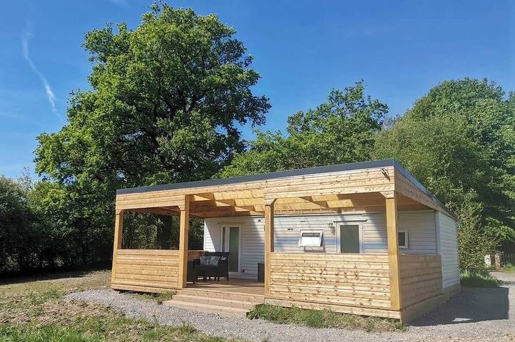 Gîte pour 3 personnes, avec jardin et piscine