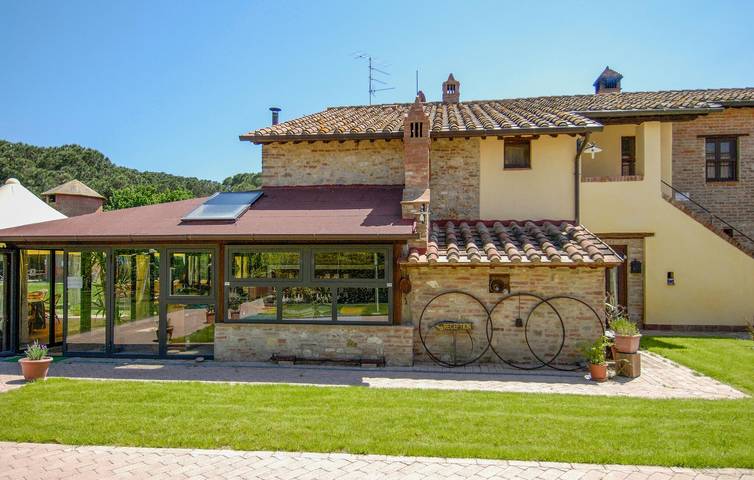 Gîte pour 5 personnes, avec terrasse ainsi que piscine et jardin, animaux acceptés à Castiglione del Lago - 3