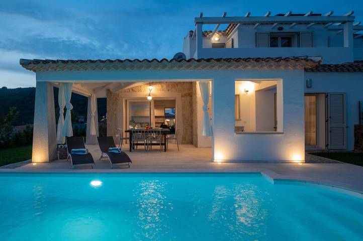 Villa per 6 persone, con terrazza e piscina a Budoni