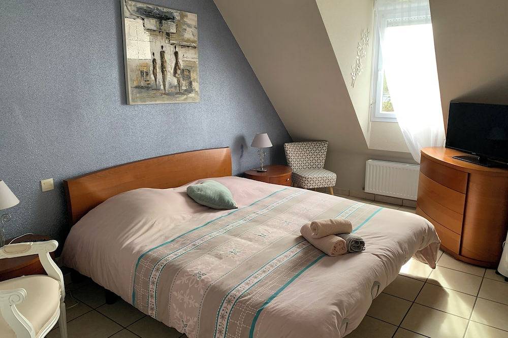 Pleasant house, pool access in summer season. in Blois, Blois region