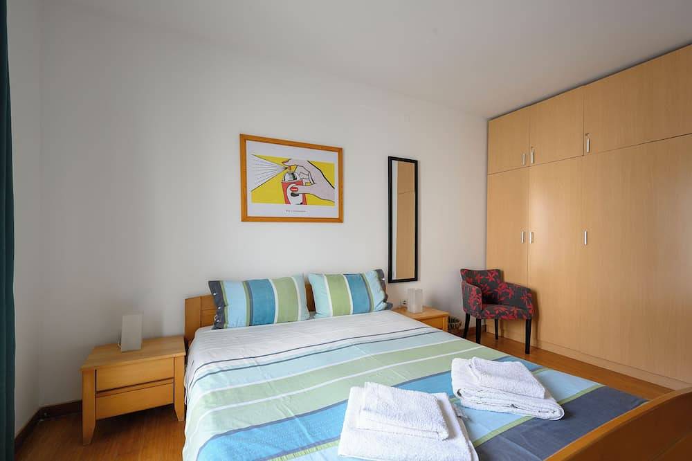 Ganze Wohnung, Makellose, luxuriöse Wohnung mit spektakulärem Blick über die Bucht von Kotor in Opština Kotor