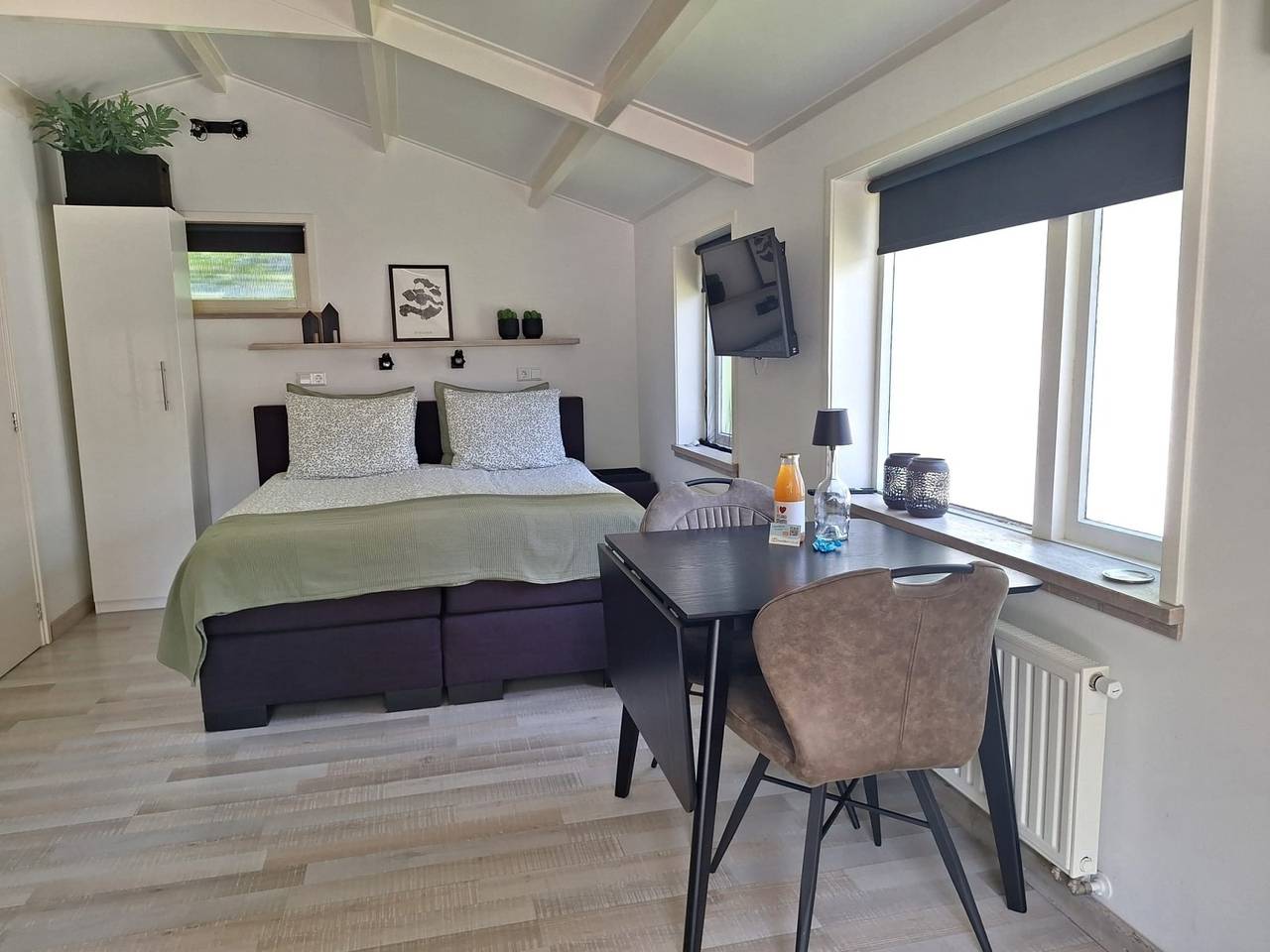 Gehele studio, Mooie en stijlvol ingerichte 2-persoons studio in Zoutelande in Zoutelande, Walcheren