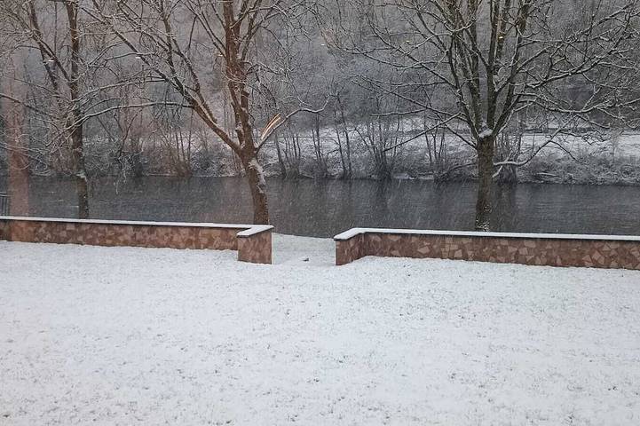 Location de vacances pour 10 personnes, avec balcon ainsi que jardin et jacuzzi à Comblain-au-Pont - 3
