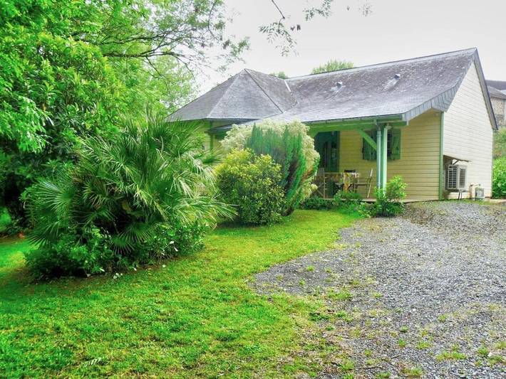 Location de vacances pour 4 personnes, avec vue et terrasse, animaux acceptés à Eysus