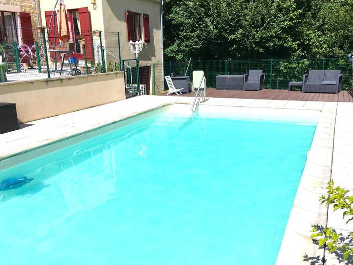 Gîte pour 5 personnes, avec piscine et jardin