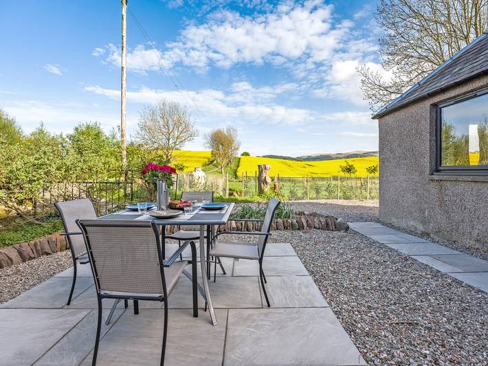 Log cabin for 4 people, with Garden in Auchterarder