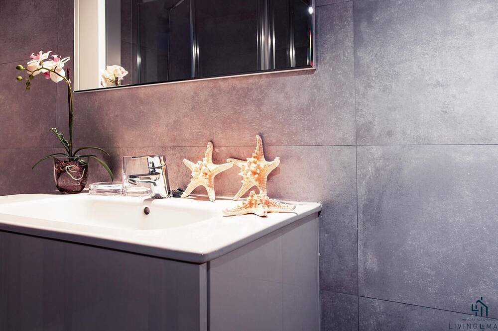 Entire apartment, New Marina Square Living4malaga in Malaga Centro Historico, Malaga
