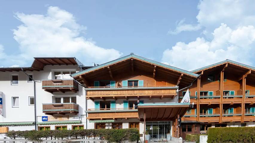 Ferienwohnung für 9 Personen, mit Terrasse und Sauna sowie Pool