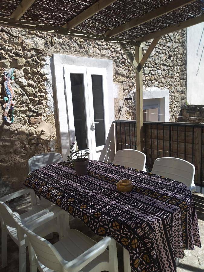 La Porte bleue in Capestang, Mittelmeerküste (Frankreich)