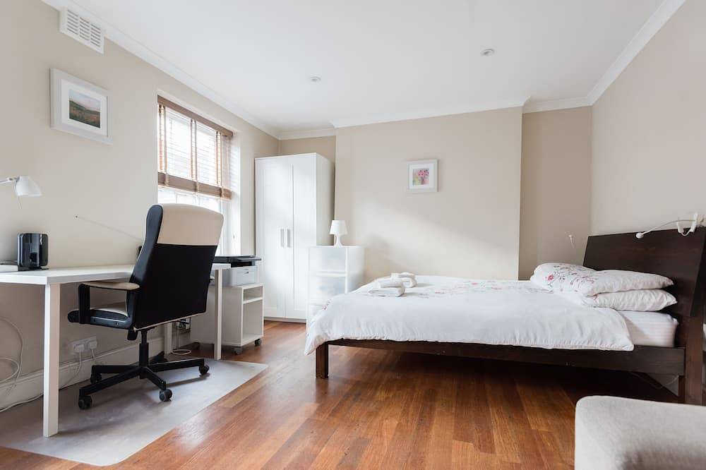 Appartement entier, Studio Fitzrovia confortable dans une rue pavée calme dans le West End! in Londres, Angleterre du Sud-Est