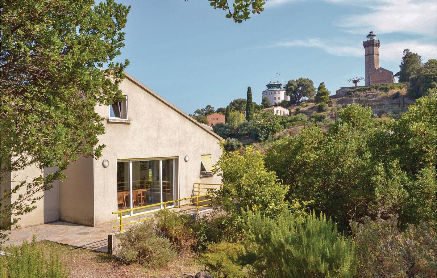 Appartement confortable avec terrasse, WiFi et parking - 1,5 km de la plage Nude in San-Giuliano, Région de Corte