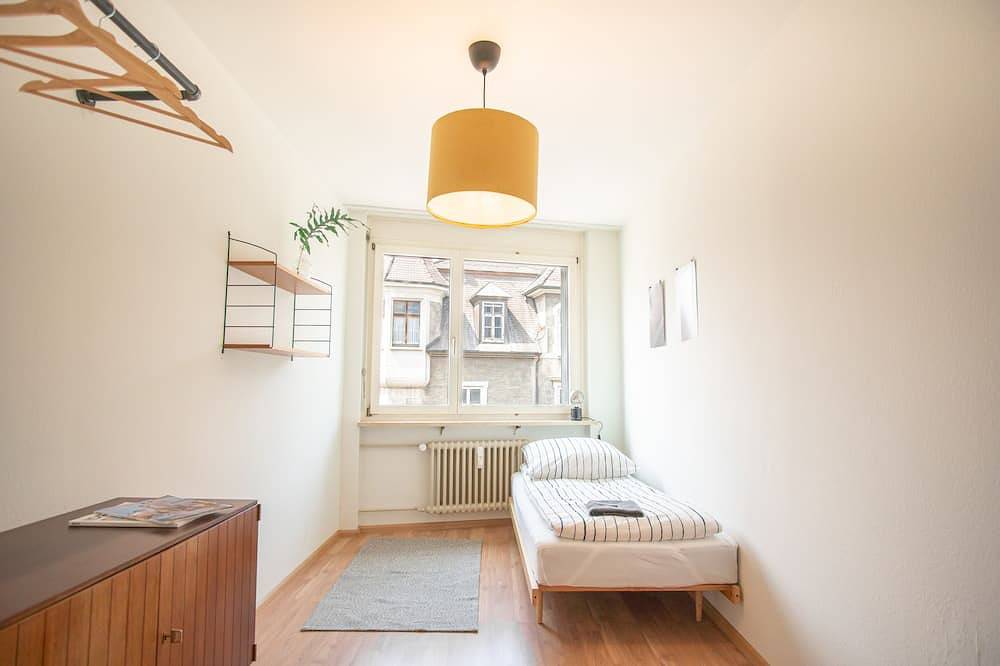 Ganze Wohnung, Modern 3-room apartment in the centre of Basel with balcony. in Basel, Aargau-Basel