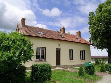Gîte pour 9 personnes, avec terrasse et jacuzzi dans Franchesse