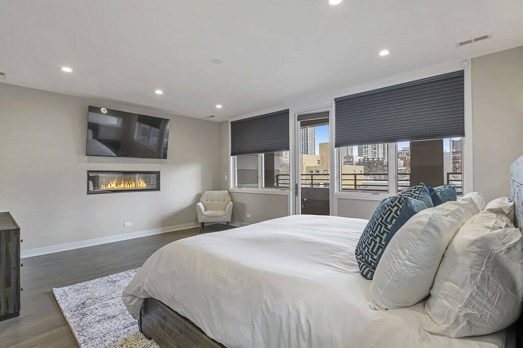 Luxury House in the heart of Old Town with Parking in Chicago, Cook County