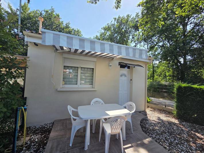 Gîte pour 3 personnes, avec terrasse et jardin à Saint-Savin (Gironde)