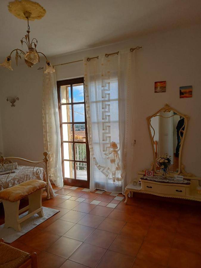 Chambre d’hôte pour 2 personnes, avec terrasse ainsi que jardin et vue à Budoni - 3