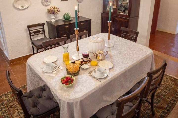 Location de vacances pour 6 personnes, avec Balcon et Terrasse ainsi que Jardin et Vue à Borba - 4