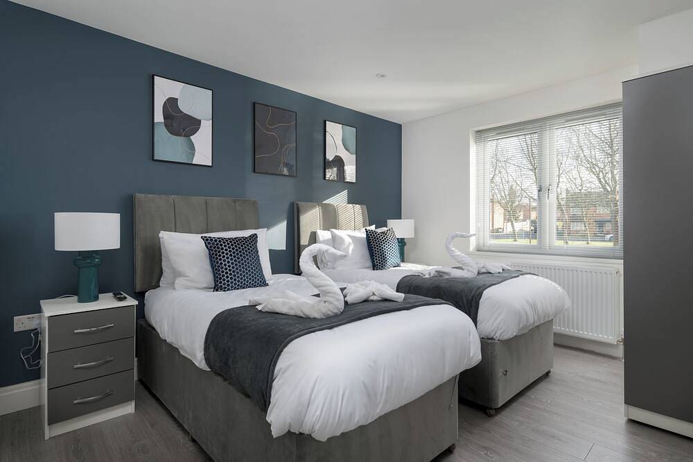 Ganze Wohnung, Modern 4Br | Parking | Wifi | Family & Work in Milton Keynes, Südostengland