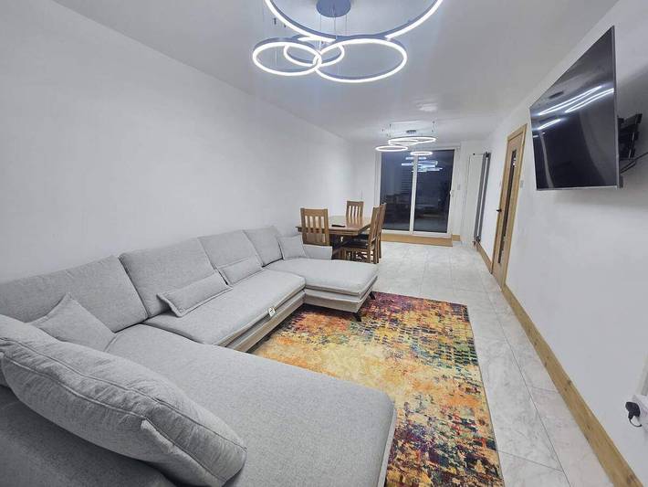 Holiday home for 8 people, child-friendly in Birmingham