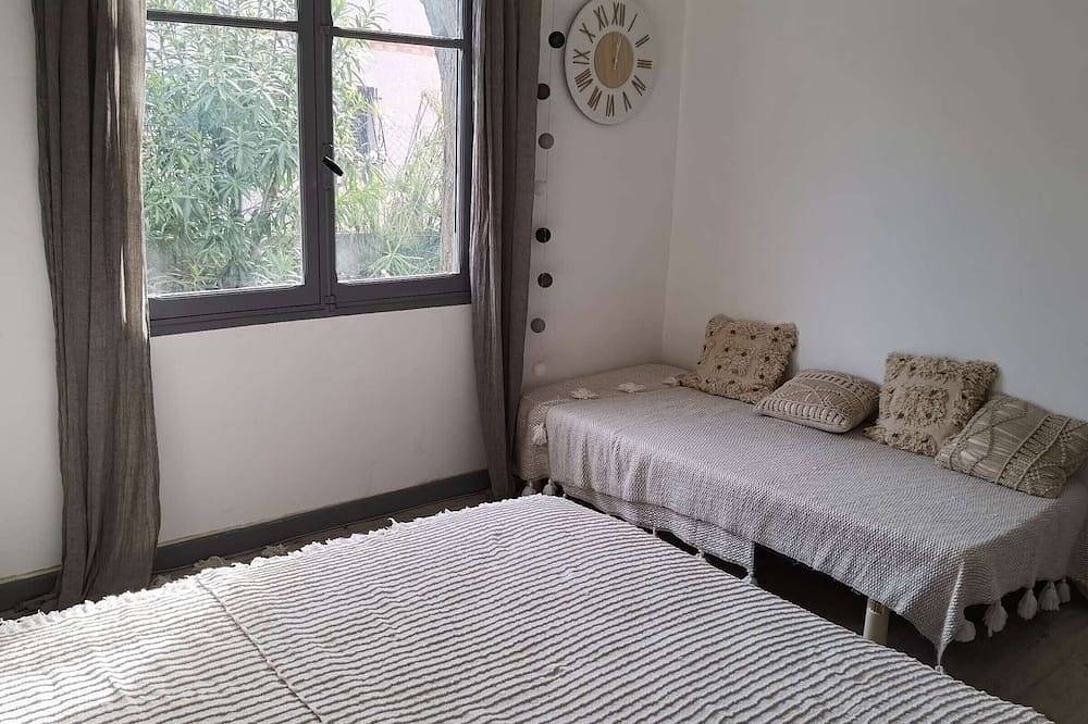 Apartamento entero, Apartamento en Planta Baja para 5 Personas con Terraza y Parking in Marseillan-Plage, Marseillan