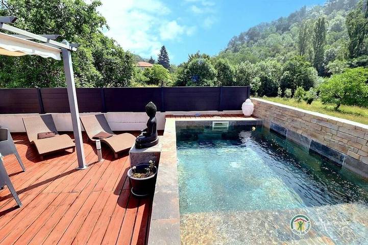 Location de vacances pour 3 personnes, avec terrasse, animaux acceptés à Labégude