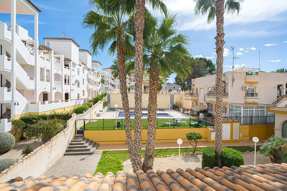 Apartamento entero, Apartamento 'Villamartin' con piscina compartida, Wi-Fi y aire acondicionado in Monte Golf, Orihuela