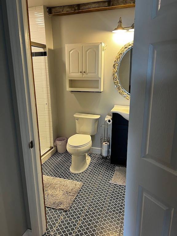 Azalea Cottage 1Br/1Ba with spacious Deck overlooking Lkn and 2 Private docks. in Mayhew, Lake Norman