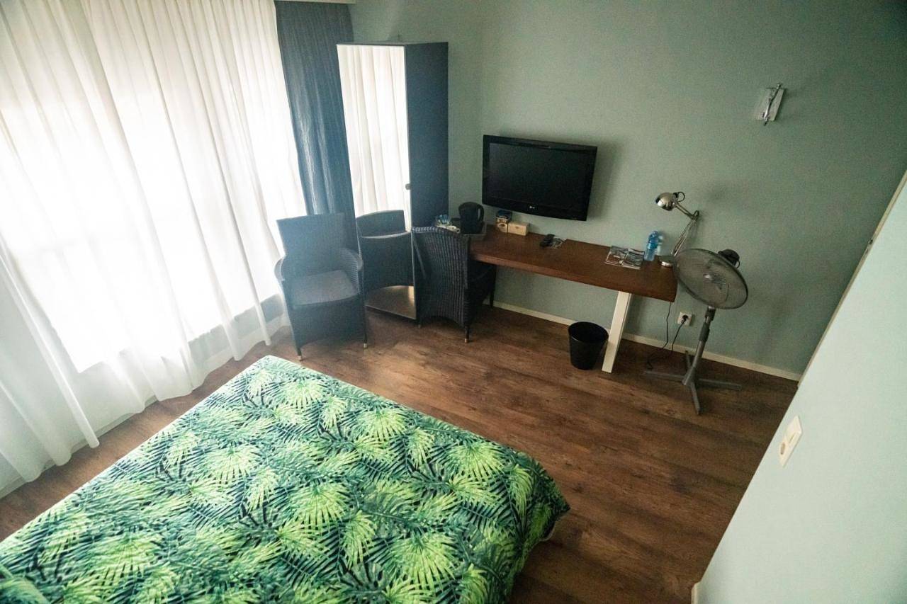 B&B Posthoorn in Hoorn, Markermeer