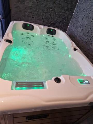 Gîte pour 2 personnes, avec jacuzzi à Solre-le-Château