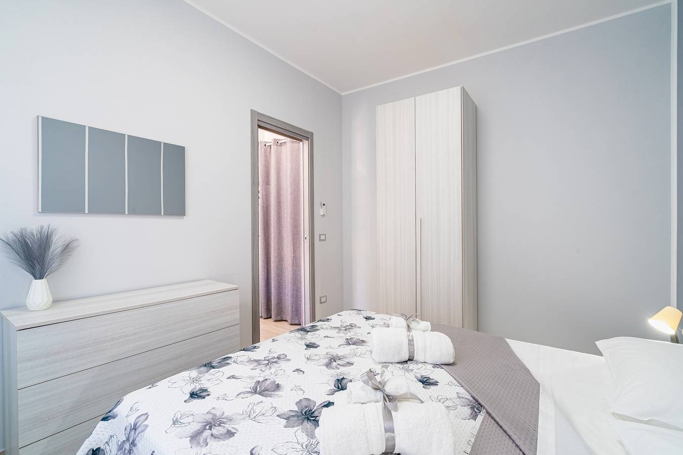 Apartamento entero, Apartamento 'Perla 1' con terraza compartida, Wi-Fi y aire acondicionado in Pachino, Provincia de Siracusa