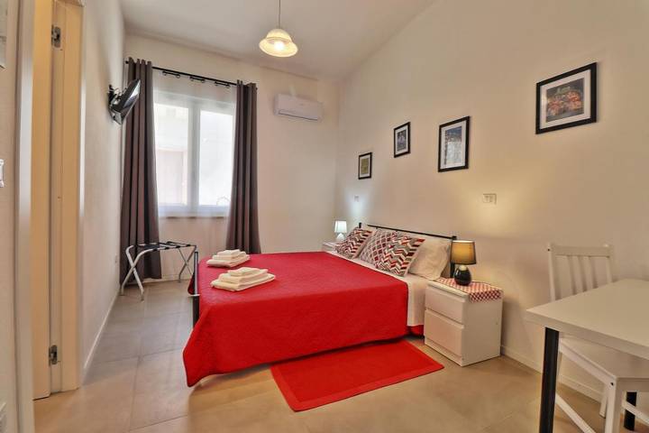 Location de vacances pour 3 personnes, avec jardin et terrasse à Mòdolo