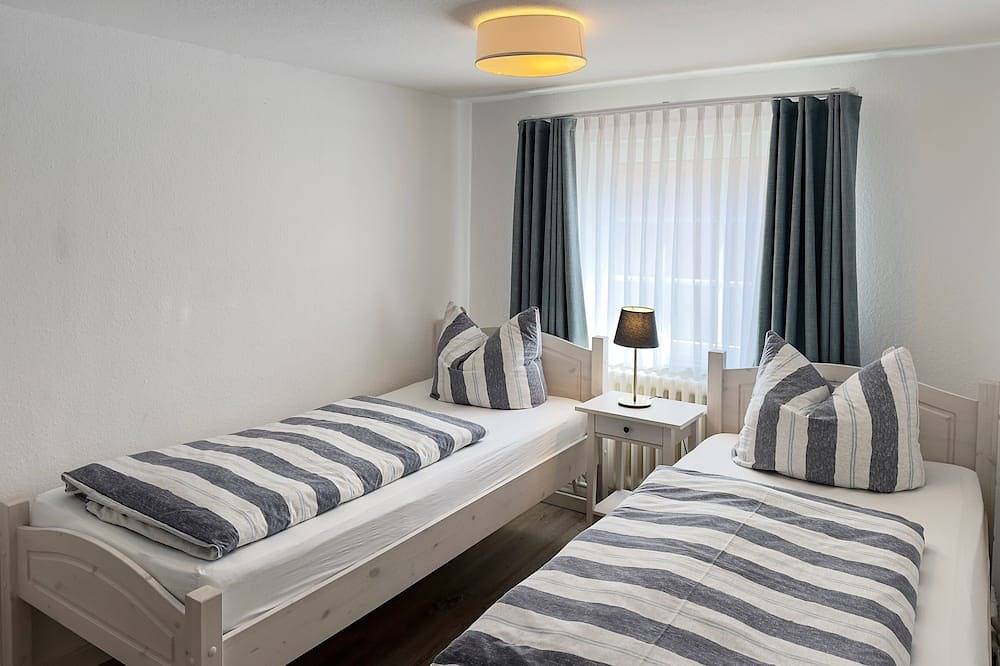Ganze Wohnung, Haus Frisia Ferienwohnung Frisia 3 mit Wlan, Gartenblick und 500 m zum Meer in Norddorf, Amrum