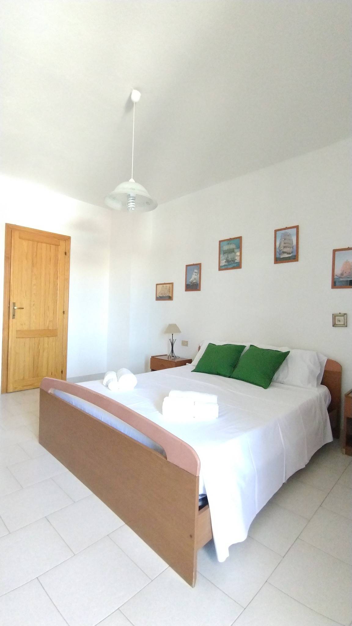 Apartamento entero, Spartan apartment - a stone's throw from the sea in Calasetta, Isla de Sant'Antioco