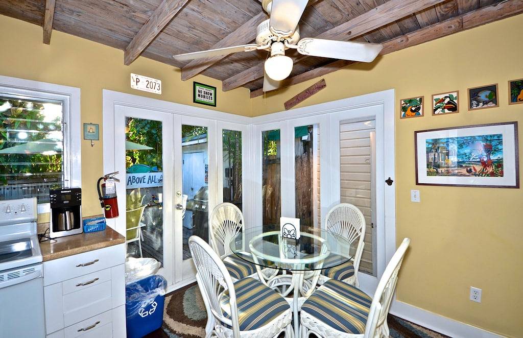 Charmantes Ferienhaus mit eigenem Whirlpool - 1 Block von Duval, Hunde Ok! in Key West, Lower Keys