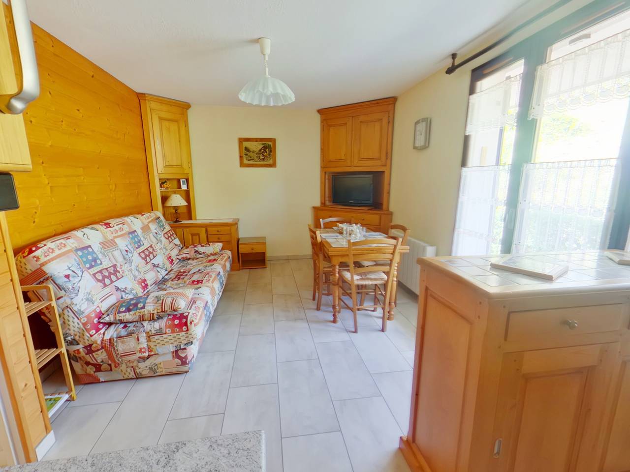 Appartement entier, Appartement confortable avec terrasse et Wi-Fi aux Rousses in Les Rousses, Parc naturel régional du Haut-Jura