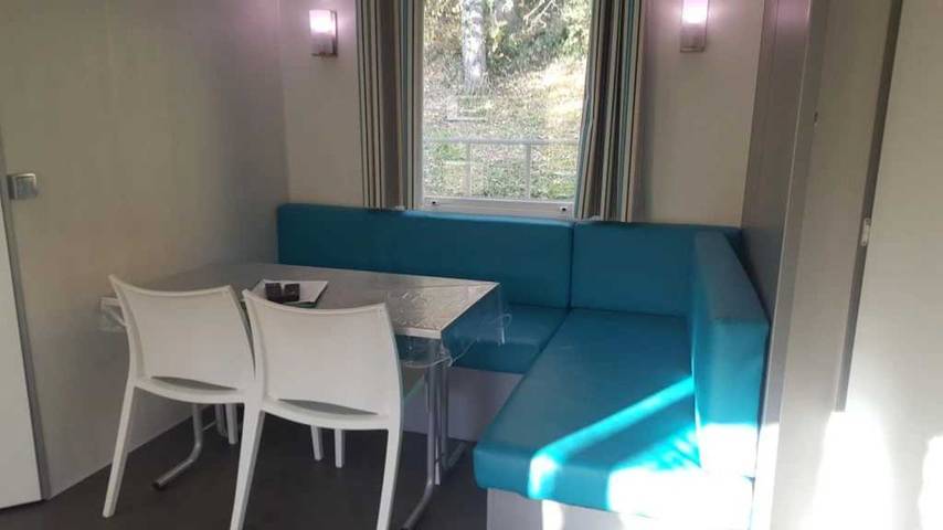 Mobil home pour 4 personnes, avec terrasse ainsi que piscine et bassin pour enfant à Louvie-Juzon - 4